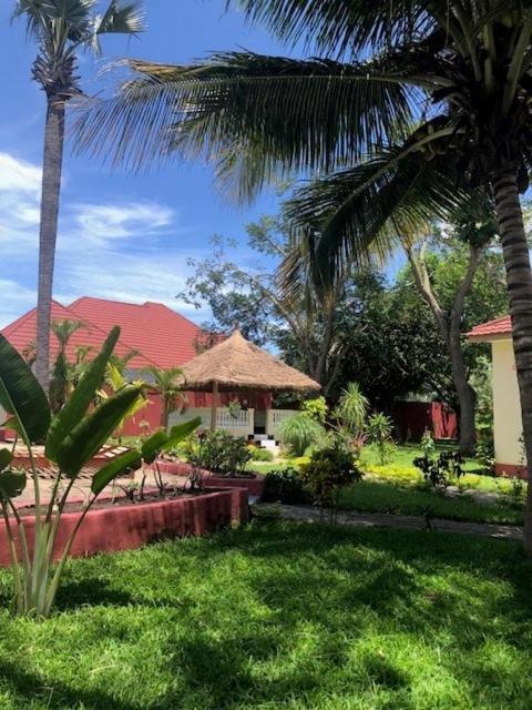 Heda House Bed & Breakfast Sanyang Екстериор снимка