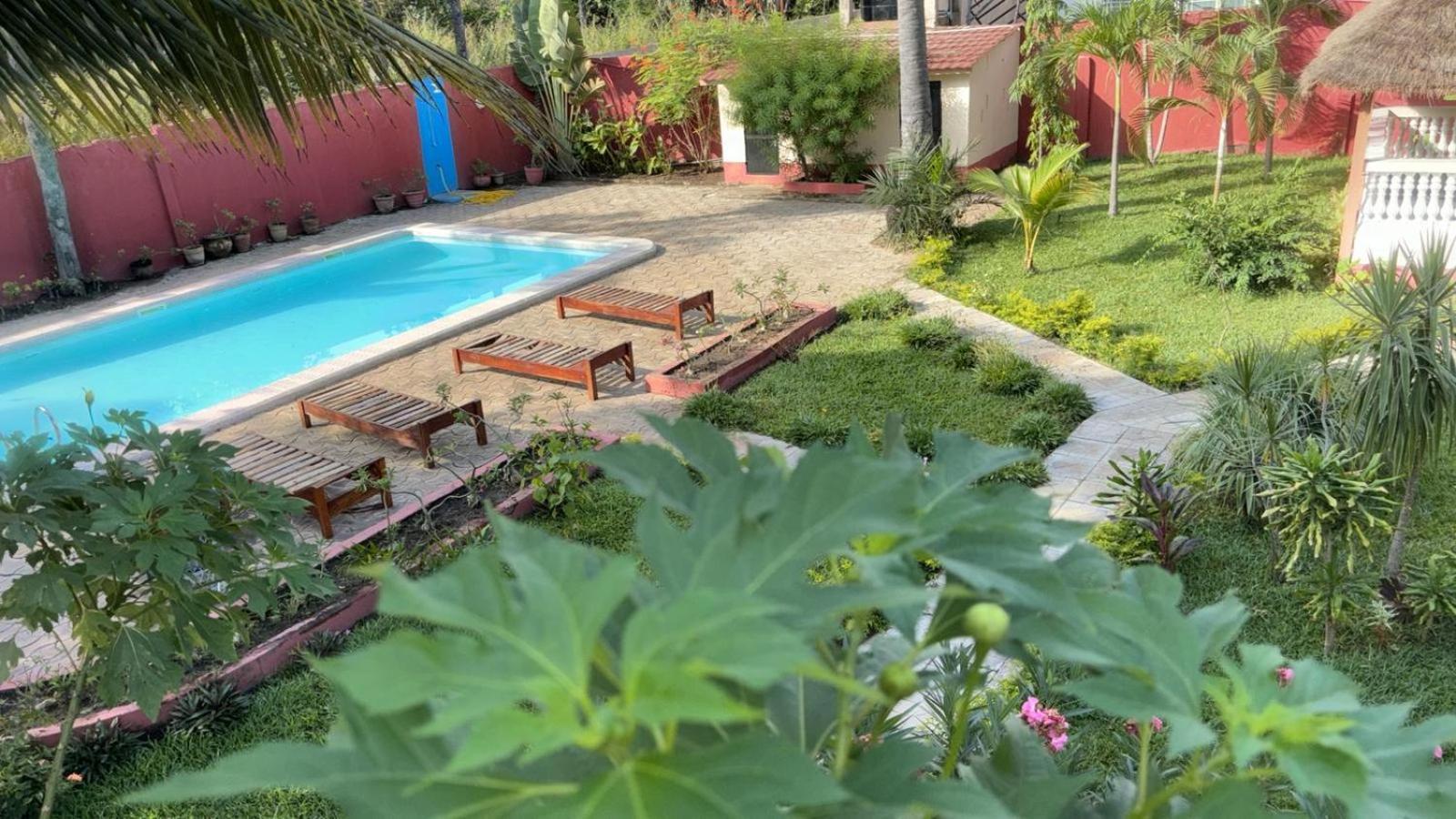 Heda House Bed & Breakfast Sanyang Екстериор снимка